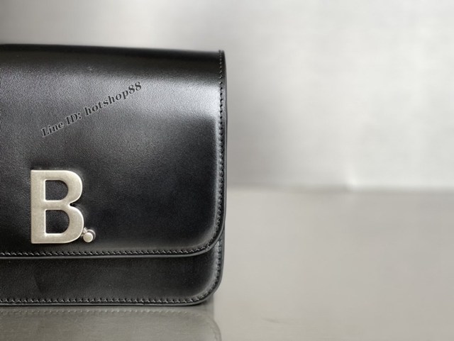 Balenciaga專櫃爆款鱷魚壓紋肩背包 巴黎世家平紋黑色bag方塊豆腐包 fyj1850